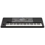 Korg PA 600 Professional Arranger kíséretautomatikás szintetizátor - 61 billentyű
