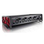Tascam US-4x4HR, Ultra-HDDA mikrofon előfokok, ultra alacsony zajszinttel, 4 be- és 4 kimenet, 192kHz/24-bit, IOS kompatibilitás